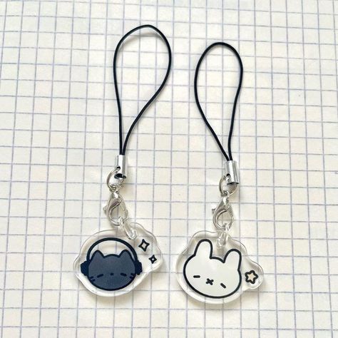 Charms Keychain, Anime Crafts, Phone Charms, Jewelry Accessories Ideas, January 27, Cute Keychain, Cute Charms, Jewelry Inspo, Phone Charm