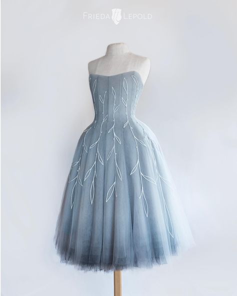 Frieda Lepold (@friedalepold) • Instagram photos and videos Frieda Lepold, Short Tulle Dress, Wedding Cottagecore, Leaves Dress, Soft Gradient, Fancy Clothes, Couture Gown, New Picture, Tea Length Dresses