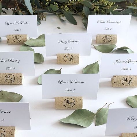 Wine Cork Place Card Holders, Cork Place Card Holders, Cork Place Cards, Wine Cork Place Card Holder, Wine Cork Wedding, Wedding Diys, Cork Wedding, Place Card Holders Wedding, Wedding Place Names