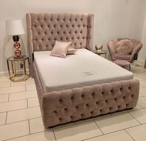 Bed Frame Ideas Modern Luxury, Furtinure Design, Capitone Bed, Bed Ottoman, Ruang Tv, Simple Bed Designs, Double Bed Designs, Bed Frame Design, Queen Upholstered Bed