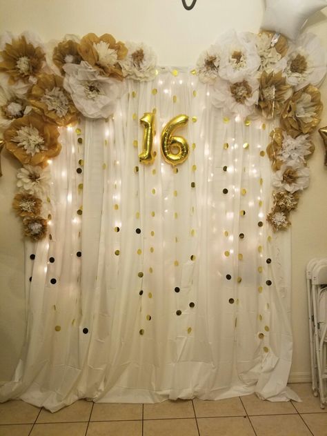 @FrantashyaXOXO Sweet 16 Party Decorations, Sweet 16 Photos, 18th Birthday Decorations, Party Fotos, Sweet 16 Decorations, Sweet Sixteen Parties, Birthday Party For Teens, Sweet 16 Birthday Party, Sweet Sixteen Birthday