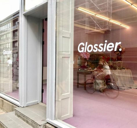 Glossier New York, Clean Girl Coquette, Glossier Ad, Carefree Aesthetic, Glossier Beauty, Glossier You, Glossy Makeup, About Makeup, Pink Aura