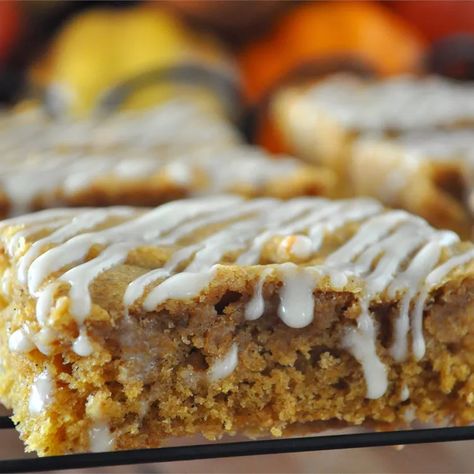 Apple Butter Bars, Fruity Cookies, Apple Bars, Cake Mug, Shortbread Bars, Impressive Desserts, Butter Bars, Cookie Brownie Bars, Pie Bar