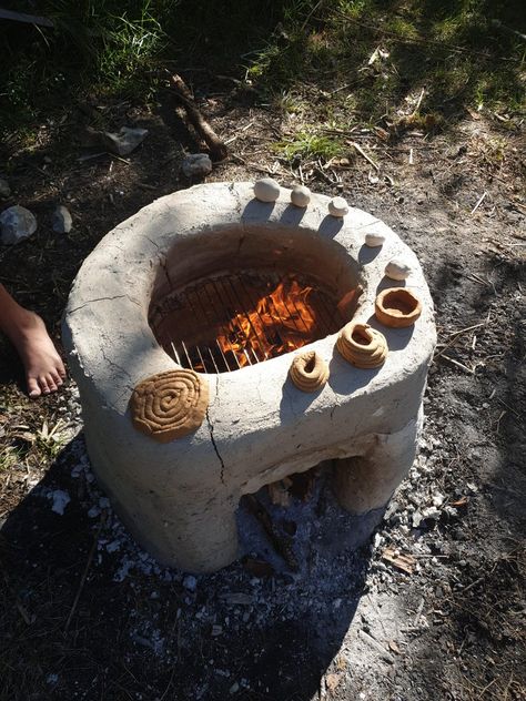 Primitive Pottery Wood Firing Updraft Kiln : 7 Steps (with Pictures) - Instructables Wood Fire Ceramics, Pit Fired Pottery, Diy Kiln, Primitive Ceramics, Primitive Pottery, Burn Barrel, Cool Things To Build, Sustainable Homestead, Pot Belly Stove