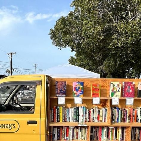 Book Truck Library, Trailer Bookstore, Van Library, Mobile Bookshop, Bookstore Interior, Mobile Bookstore, Bookstore Business, Book Van, Book Bus