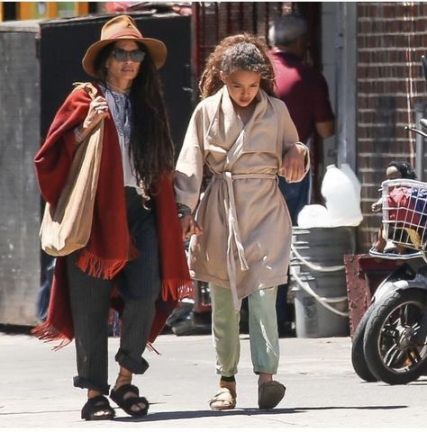 Lisa Bonet Style 90s, Lisa Bonet Style, Lilakoi Moon, Jason Momoa Lisa Bonet, Colorful Fashion Photography, Aries Traits, Boho Queen, Lisa Bonet, Earthy Outfits