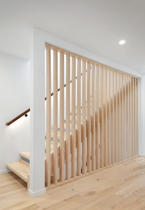 Modern Staircase Railing Unique, Modern Staircase Lighting, Staircase In Living Room, Modern Staircase Railing, Stairs Designs, Home Decor Stairs, Decor Stairs, Timber Stair, Staircase Railing