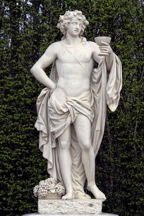 Classic Sculpture Male, Greek Godesses Aesthetic, Greek Poses, Dionysus Altar, Greek Sculpture Aesthetic, Greek Gods Statues, Dionysus Statue, Life Drawing Pose, Living Statue