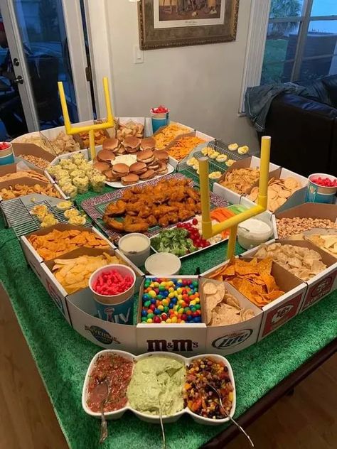 110+ Super Bowl Party Food Ideas and Appetizers - HubPages Superbowl Party Food Ideas, Super Bowl Party Food, Snack Stadium, Football Party Foods, Bowl Party Food, Football Snacks, Football Party Food, Party Food Ideas, Homemade Burgers