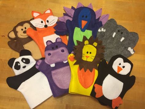 Felt Zoo Animal Hand Puppets Tutorial and Free Printable Patterns - Monkey, Fox, Peacock, Elephant, Panda Bear, Hippo, Lion, Penguin Puppet Template, Animal Puppets, Puppet Tutorial, Animal Felt, Animal Hand Puppets, Finger Puppet Patterns, Felt Puppets, Puppets For Kids, Baby Mobil