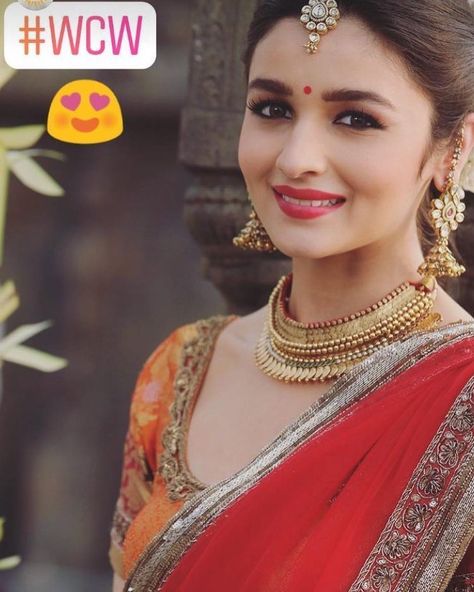 Make Up, Bollywood Fashion, Celebrities, Alia Bhatt, Bride Photoshoot, Bollywood Celebrities, Lehenga, Gold Jewelry, Saree