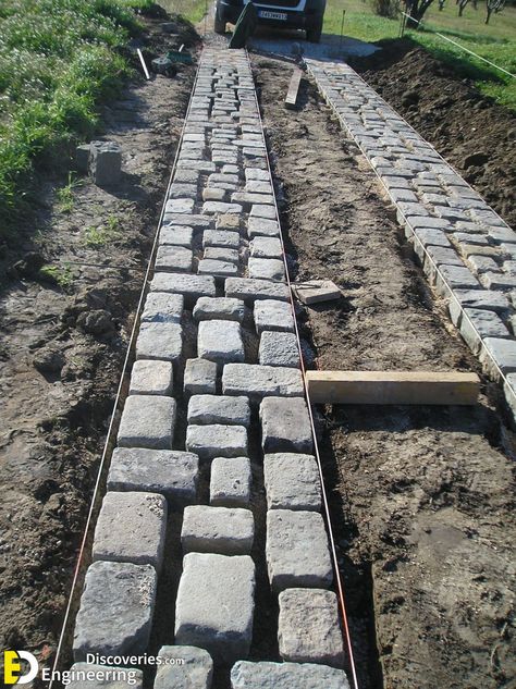 28+ Very Creative And Inspiring Garden Stone Pathway Ideas | Engineering Discoveries Stone Pathway Ideas, Grass Driveway, Driveway Entrance Landscaping, Diy Driveway, Pathway Ideas, Garden Pathways, Pathway Landscaping, Driveway Design, Driveway Landscaping