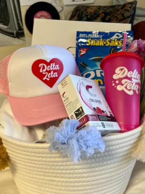 Big Sorority Baskets, Bid Day Baskets, Sorority Gift Baskets Big Little Ideas, Little Sorority Baskets, Big Sister Sorority Gifts, Sorority Gift Baskets, Big Little Basket Fillers, Big Little Reveal Basket, Sorority Basket Ideas