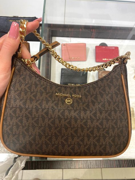 Mala Michael Kors, Mk Bag Outfit, Michael Kors Handbags Outfits, Michael Kors Bag Outfit, Mk Bags Michael Kors, Sac Michael Kors, Luxury Bags Collection, Handbag Essentials, Bag Outfit