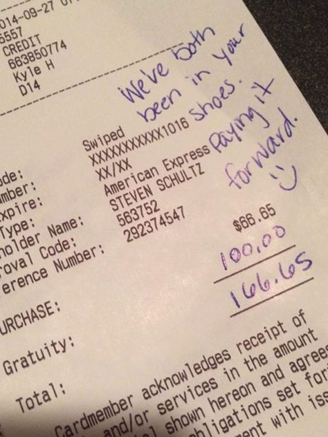 A couple who say they received “pretty terrible” service at a restaurant said they left a $100 (£61) tip to the waiter as their way of paying it forward. Server Life, Guys Night, Pay It Forward, Faith In Humanity, Random Acts Of Kindness, Always Remember, Cool Things To Make, Iowa, Good News