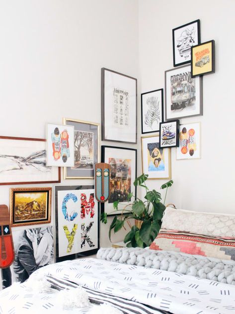 The Best Things You Can Do for a Blank, Forgotten Corner Yes! you can hang things on top of each other. Corner Gallery Wall, Gallery Wall Design, Wall Trends, Wall Design Ideas, Gallery Wall Bedroom, Gallery Wall Layout, Eclectic Gallery Wall, Room Corner, Wall Gallery