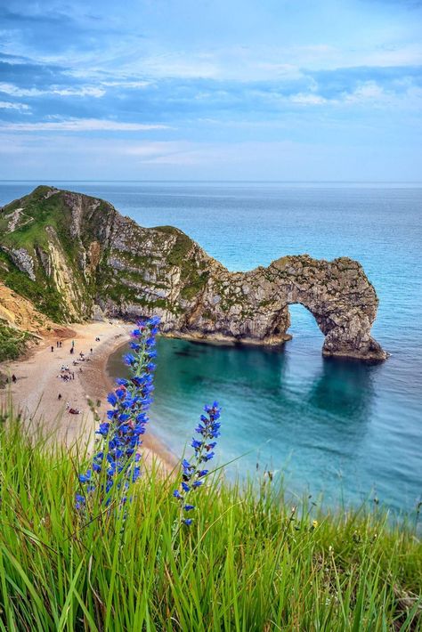 Dorset Nature, Monthly Aesthetic, Spring Landscape Photography, British Beach, Royalty Dr, Coastal Pictures, Uk Beach, British Beaches, Countryside Living