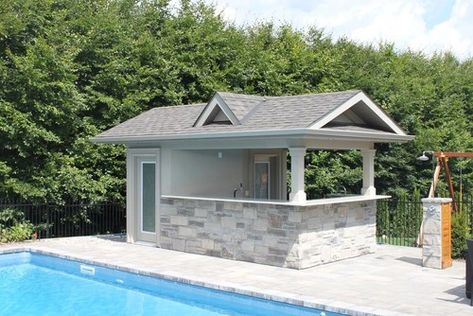 25 Impressive Pool Shed Ideas Pool Shed With Bar, Pool Shed Ideas, Outdoor Pool House, Backyard Bar Shed, Shed Pool House, Pool House Bar, Pool Sheds, Pool House Shed, Pool Shed