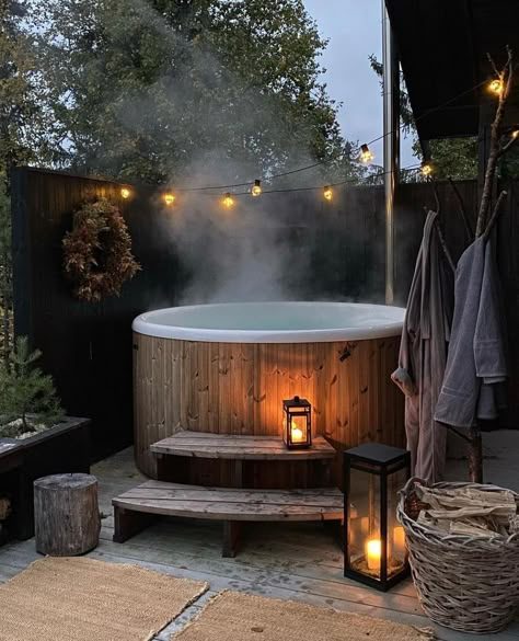 Whirpool Outdoor, Backyard Spa, Hot Tub Landscaping, Hot Tub Patio, Outdoor Hot Tub, Hot Tub Deck, Hot Tubs Saunas, Hot Tub Backyard, Hot Tub Garden