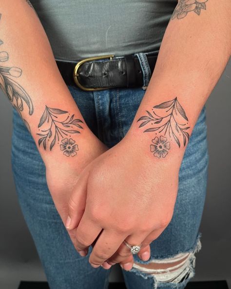 Tattoo • Instagram Floral Arm Cuff Tattoo, Wrist Ornamental Tattoo, Wrist Cuff Tattoo, Tattoo Cuff, Arm Cuff Tattoo, Cuff Tattoo, Tattoo Wrist, Tattoo Instagram, Ornamental Tattoo