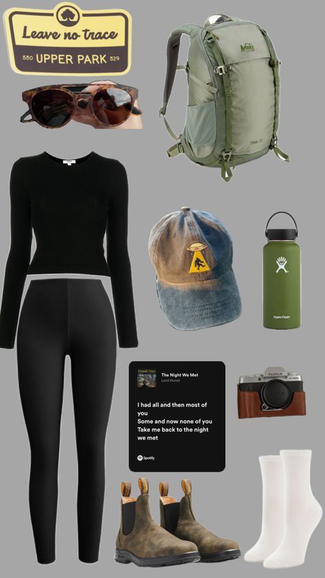 fall hiking outfit #halloween #spookyseason #granolagirlaesthetic #outdoorsy #granolagirl #outdoorsyoutfit #granolagirloutfit Hiking Makeup, Rainforest Outfit, Outdoorsy Outfit, Costa Rica Rainforest, Fall Hiking Outfit, Outfit Hiking, Granola Girl Aesthetic, Hiking Outfit Fall, Hiking Outfit Women