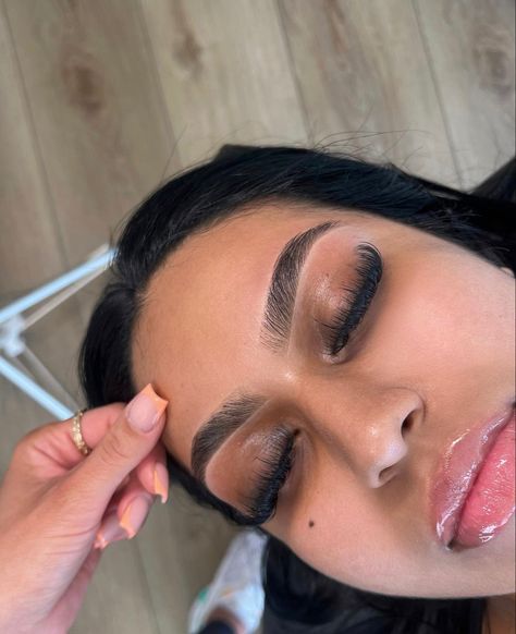 Brow Tech, 3d Eyelash Extensions, Best Lash Extensions, Makeup Things, Lash Technician, Lashes And Brows, Lash Extensions Styles, Perfect Eyelashes, Lash Business