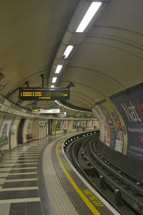 London's Waterloo underground tube station. Pov Study, City Reference, Downtown Vibes, London Underground Train, Underground Train, London Underground Tube, Tokyo Subway, Underground Tube, London Wallpaper