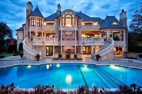 Huge house!! Dream Mansion, Traditional Exterior, Mansions Luxury, Design Hotel, Luxury Homes Dream Houses, House Goals, Big Houses, Helluva Boss, Design Case