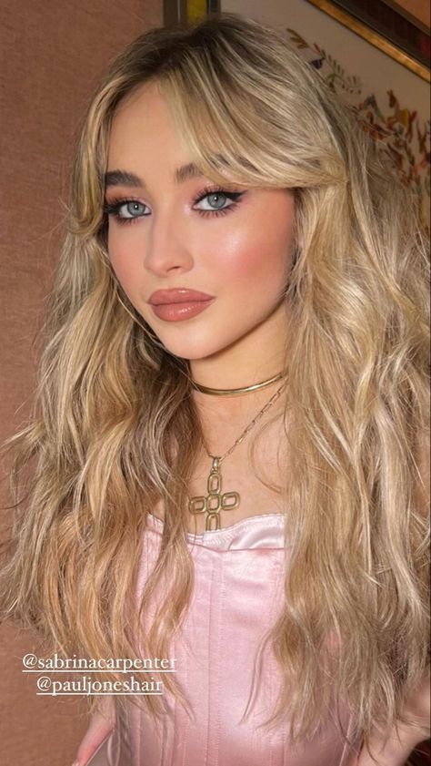 Maquillage On Fleek, Sabrina Carpenter Style, Formal Makeup, Wedding Hair And Makeup, Glam Makeup, Sabrina Carpenter, Maquillaje De Ojos, Hair Looks, Wedding Makeup