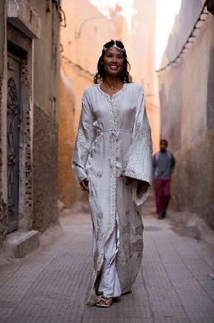 I long for a Morrocan wedding dress... Kaftan Wedding Dress, Moroccan Wedding Dress, Kaftan Wedding, Arabic Wedding Dresses, Moroccan Bride, Moroccan Fashion, Moroccan Wedding, Moroccan Dress, Moroccan Caftan