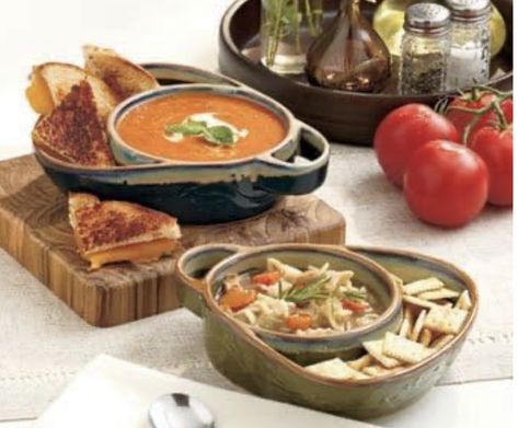 Person Eating, Tom Yum Soup, Soup Bowls With Handles, Fall Soup Recipes, Chip And Dip Bowl, Rustic Bowls, Plate Ceramic, Cerámica Ideas, Stoneware Dishes