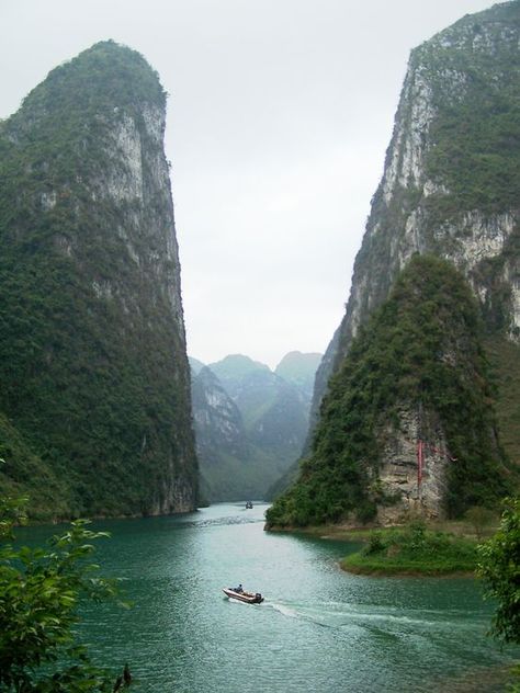 Li River China, Three Gorges Dam, Dam Construction, Guilin China, Yangtze River, Big River, Farmhouse Master, Guilin, Gorgeous Scenery