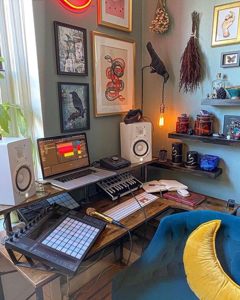 Ableton on Instagram: “@agent.envy’’s cozy creative space. #regram #ableton #abletonlive #abletonpush #live11 #musicmaker #sequencer #keys #vocals” At Home Music Studio, Home Studio Music Room, Small Music Studio Ideas, Small Music Room, Music Studio Bedroom, Home Music Studio Design, Bedroom Music Studio, Music Room Ideas, Studio Room Design