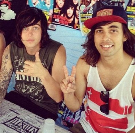 Vic And Kellin, Kellin And Vic, Kellin Quin, Tony Perry, Mayday Parade, Bob Seger, Kellin Quinn, Mikey Way, Warped Tour