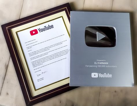 Youtube One Million Subscribers, 1m Subscribers Youtube Plaque, You Tube Play Button, Youtube Gold Button, Youtube Million Subscribers, Youtube 100k Plaque Aesthetic, 100000 Subscribers Youtube Plaque, Youtube Silver Play Button Vision Board, Silver Play Button Youtube Aesthetic