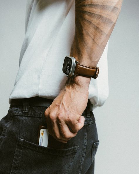 Traditional Band, designed to give your Apple Watch a classic, yet bold new look. Elevate your Apple Watch. Link in bio. #nomad #nomadgoods #applewatch #horween Apple Watch Aesthetic, Watch Aesthetic, Apple Aesthetic, 2 Aesthetic, Rustic Hardware, Horween Leather, Apple Watch Ultra, Watch Ultra, Apple Watch Series 1