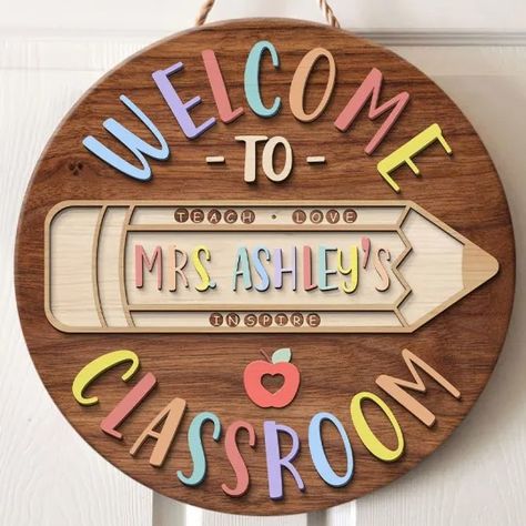 Classroom Decoration, Classroom Decoration Ideas – Teachersgram Teacher Door Signs, Teacher Door Hangers, Welcome Signs Front Door, Door Hanging Decorations, Country Garden Decor, Teacher Doors, Door Signs Diy, Elementary Classroom Decor, Door Hanger Template