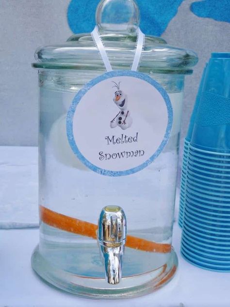 Cheap Frozen Birthday Party Ideas, Frozen Birthday Party One Year Old, Winter Wonderland Frozen Party, Frozen Pool Party Ideas Birthday, Frozen Birthday Party 3 Year, Frozen Fifth Birthday, Frozen Food Party Ideas, 5th Frozen Birthday Party, Fancy Frozen Birthday Party