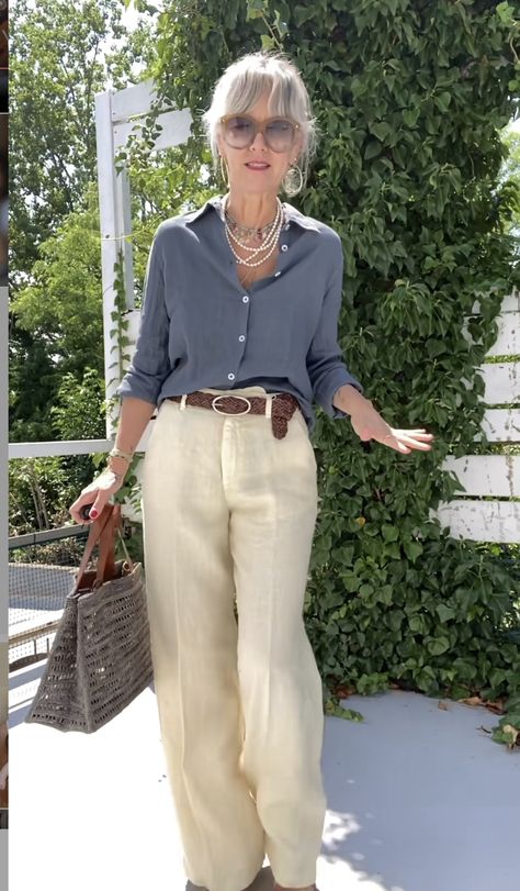 Woman In 50s Style, Classy Grandma Outfits, Older Lady Fashion, 55 Year Old Women Fashion, Middle Aged Woman Outfit, Señora Outfit, Cool Grandma Aesthetic, Old Lady Outfits Ideas, Old Mom Outfits