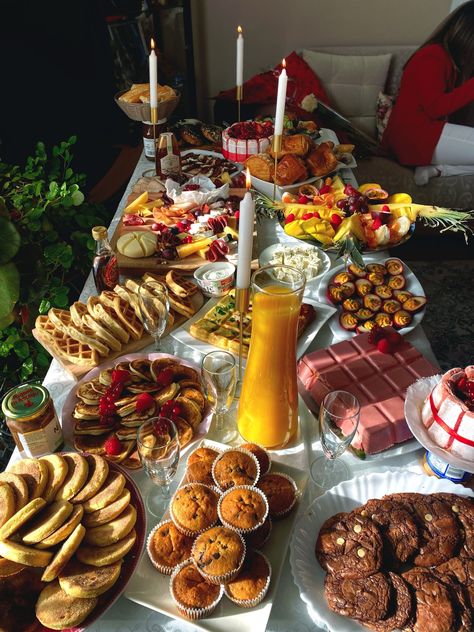 Brunch Wedding Aesthetic, Family Lunch Aesthetic, Lunch Buffet Ideas, Birthday Brunch Aesthetic, Wedding Breakfast Buffet, Comidas Aesthetic, Bday Brunch, Brunch Catering, Eid 2024