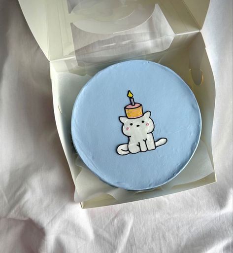 Cute Small Cake Designs, Cute Small Birthday Cakes, Bento Cake Cute, Cute Bento Cakes, Small Cake Designs, Cat Cakes Birthday, Funny Cake Designs, Mini Cake Designs, Bento Cake Design Birthday