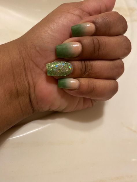 Green ombre and glitter nails Holiday Ombre Nails Sparkle, Ombre And Glitter Nails, Green Ombré Nails, Green Christmas Nail Ideas, Green Ombre Nails, Green Christmas Nail, Green Christmas Nails, Christmas Nail Ideas, Chic Nail Art