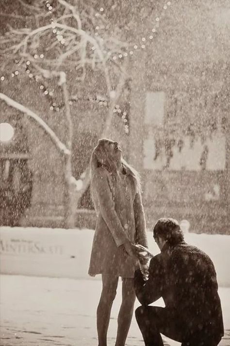 Best Marriage Proposals, Cute Proposal Ideas, Winter Proposal, Proposal Pictures, Christmas Engagement, Proposal Photos, Engagement Inspo, Dream Engagement, Winter Engagement