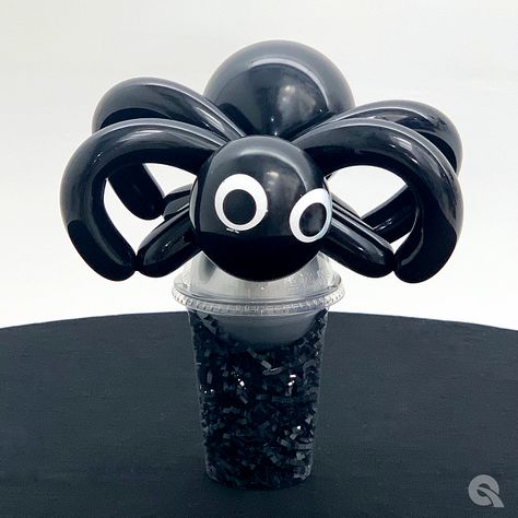 Spider Eyes, Balloon Party Decor, Halloween Balloons Decorations, Halloween Themed Party, Halloween Balloon, Twisting Balloons, Party Decor Ideas, Candy Cup, Balloons Decorations