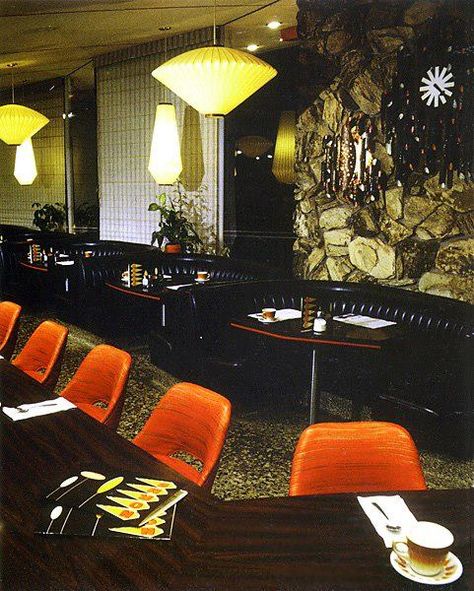 "Norm's Restaurant space age interior during the 60s & 70s. 1960s Restaurant Interior, 60s Restaurant Interior, 1970s Restaurant, 70s Restaurant, Space Age Interior, Bar Pics, Sofa Area, 70s Interior Design, Googie Architecture