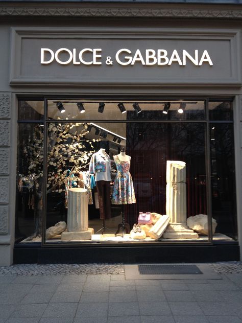 Dolce And Gabanna Aesthetic, Dolce Gabbana Interior Design, Dolce And Gabbana Store, Dolce Gabbana Aesthetic, Dolce And Gabbana Aesthetic, Modern Boutique Interior, Dolce Gabbana Store, Fashion Store Design, Shoe Store Design