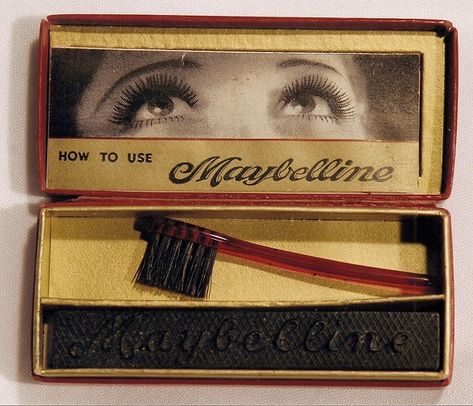 Maybelline Products, Rockabilly Makeup, Beautiful Definitions, Rapid Lash, Makeup History, Maybelline Mascara, Fiber Lash Mascara, Mascara Tips, How To Apply Mascara