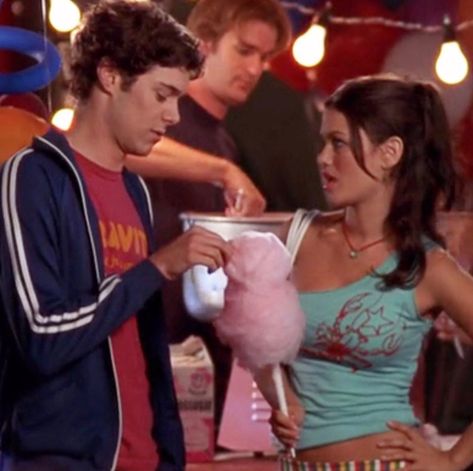 the oc | adam brody rachel bilson couple goals 00s y2k outfit inspo The Oc Aesthetic, The Oc Show, Summer The Oc, Summer Oc, The Oc Tv Show, Summer Roberts, Oc California, Seth Cohen, Adam Brody