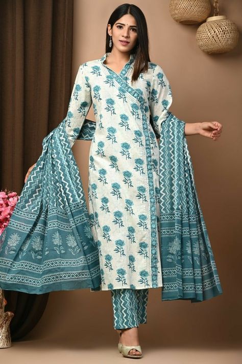 Straight plazo suit | Printed suit design Suits For Women Indian, Cotton Suit Designs, Cotton Dress Pattern, Stylish Kurtis Design, New Kurti Designs, Printed Suit, Simple Kurta Designs, Designer Kurti Patterns, Simple Kurti Designs