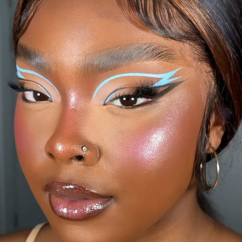 Liner Looks Makeup, Graphic Liner Makeup, Pure Makeup, Make Carnaval, Liner Makeup, Eye Makeup Looks, Graphic Makeup, Rave Makeup, Makeup For Black Skin